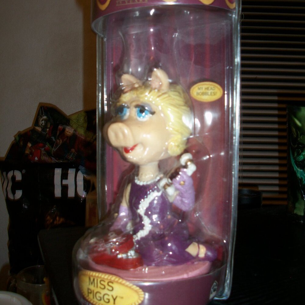 Muppets 25 Year Anniversary Miss Piggy Bobblehead-nNew In Package